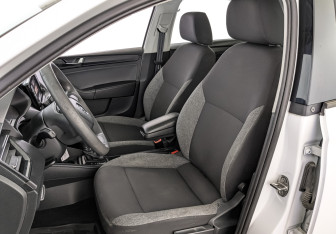 Подержанный автомобиль Skoda Rapid Liftback 2021 года (20 фото)