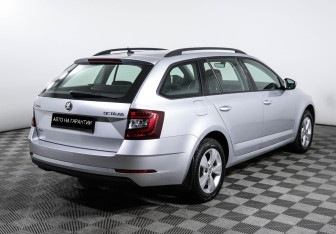 Подержанный автомобиль Skoda Octavia Wagon 2017 года (3 фото)
