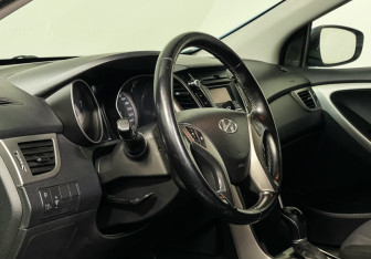 Подержанный автомобиль Hyundai i30 Hatchback 2013 года (13 фото)