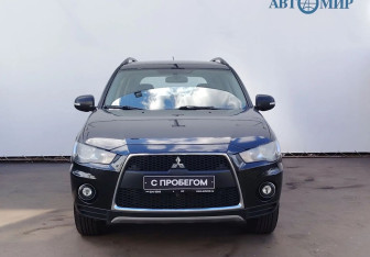 Подержанный автомобиль Mitsubishi Outlander 2011 года (2 фото)