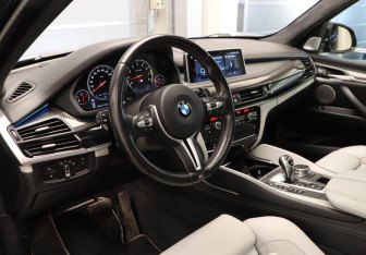 Подержанный автомобиль BMW X5 M 2018 года (7 фото)