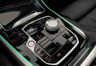 Подержанный автомобиль BMW X5 2024 года (17 фото)