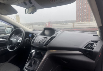 Подержанный автомобиль Ford Kuga 2014 года (9 фото)