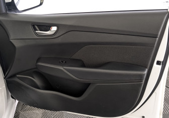 Подержанный автомобиль Hyundai Solaris Sedan 2021 года (25 фото)