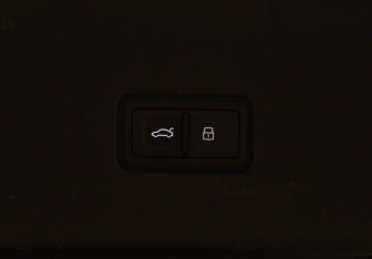 Подержанный автомобиль Audi Q8 2019 года (29 фото)