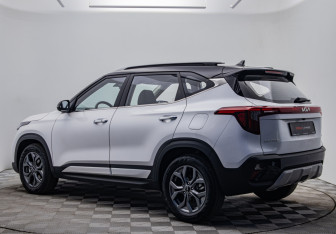 Подержанный автомобиль Kia Seltos 2024 года (3 фото)
