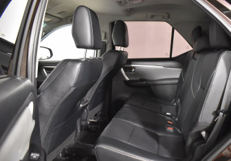 Подержанный автомобиль Toyota Fortuner 2020 года (12 фото)