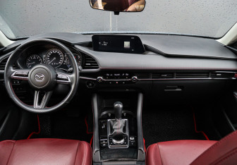 Подержанный автомобиль Mazda 3 Sedan 2022 года (9 фото)