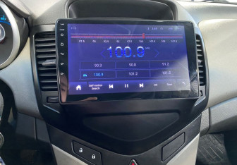 Подержанный автомобиль Chevrolet Cruze Sedan 2010 года (12 фото)