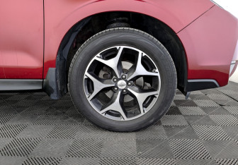 Подержанный автомобиль Subaru Forester Suv 2014 года (18 фото)