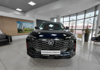 Подержанный автомобиль Changan CS55PLUS 2024 года (2 фото)