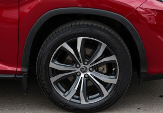 Подержанный автомобиль Lexus RX 2022 года (26 фото)