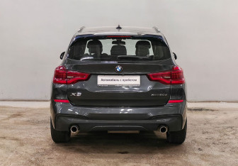 Подержанный автомобиль BMW X3 2018 года (6 фото)