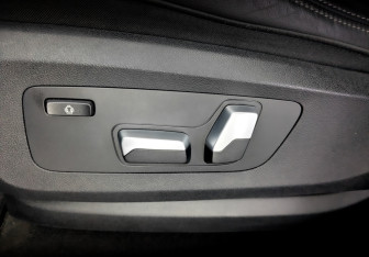 Подержанный автомобиль BMW X6 2021 года (20 фото)