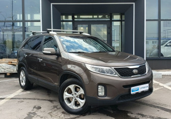 Подержанный автомобиль Kia Sorento 2013 года (3 фото)