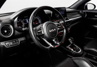 Подержанный автомобиль Kia Cerato Sedan 2021 года (12 фото)