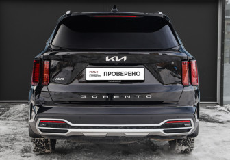 Подержанный автомобиль Kia Sorento 2022 года (5 фото)