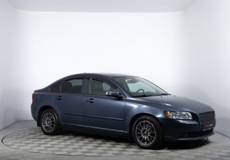 Подержанный автомобиль Volvo S40 2007 года (3 фото)