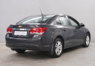 Подержанный автомобиль Chevrolet Cruze Sedan 2013 года (5 фото)