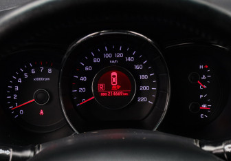 Подержанный автомобиль Kia Rio Hatchback 2012 года (21 фото)