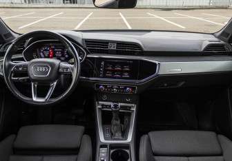 Подержанный автомобиль Audi Q3 Sportback 2020 года (14 фото)