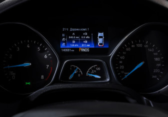 Подержанный автомобиль Ford Focus Hatchback 2017 года (15 фото)
