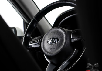 Подержанный автомобиль Kia Rio Sedan 2018 года (10 фото)