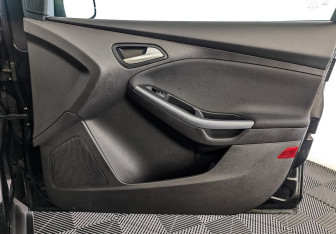 Подержанный автомобиль Ford Focus Hatchback 2014 года (20 фото)
