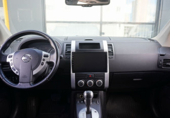 Подержанный автомобиль Nissan X-Trail 2013 года (12 фото)