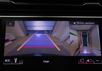 Подержанный автомобиль Audi Q8 2019 года (25 фото)