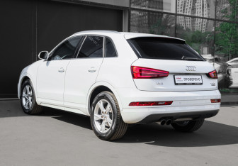Подержанный автомобиль Audi Q3 2016 года (6 фото)
