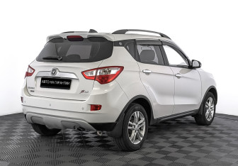 Подержанный автомобиль Changan CS35 2018 года (3 фото)