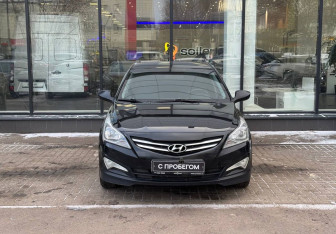 Подержанный автомобиль Hyundai Solaris Sedan 2015 года (2 фото)