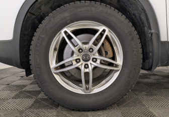 Подержанный автомобиль Kia Sorento 2018 года (12 фото)