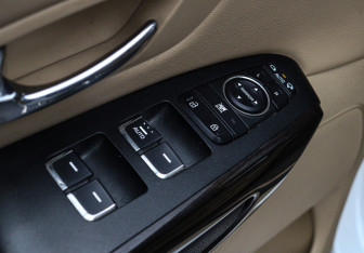 Подержанный автомобиль Kia Carnival 2018 года (24 фото)