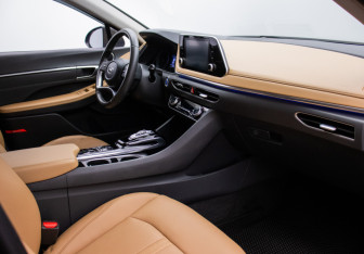 Подержанный автомобиль Hyundai Sonata 2022 года (9 фото)