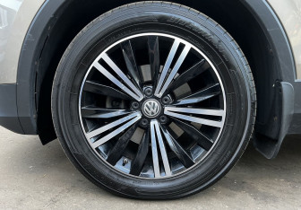 Подержанный автомобиль Volkswagen Tiguan 2018 года (9 фото)