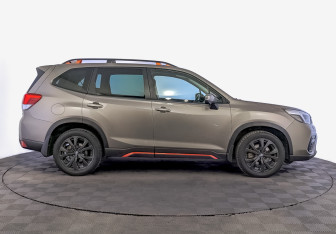 Подержанный автомобиль Subaru Forester Suv 2021 года (4 фото)