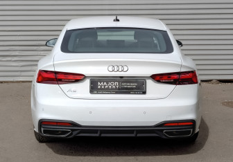 Подержанный автомобиль Audi A5 Liftback 2021 года (6 фото)