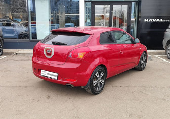Подержанный автомобиль Kia Ceed Hatchback 2008 года (5 фото)