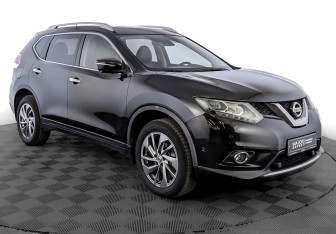 Подержанный автомобиль Nissan X-Trail 2016 года (3 фото)