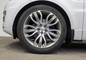 Подержанный автомобиль Land Rover Range Rover Sport 2017 года (12 фото)