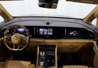 Подержанный автомобиль Voyah Dream 2023 года (14 фото)