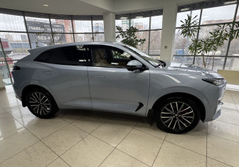 Подержанный автомобиль Changan UNI-K 2023 года (4 фото)