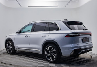 Подержанный автомобиль Geely Monjaro 2023 года (3 фото)