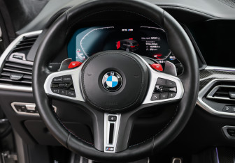 Подержанный автомобиль BMW X5 M 2020 года (17 фото)