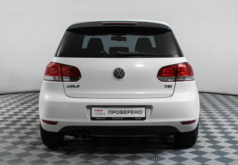 Подержанный автомобиль Volkswagen Golf Hatchback 2012 года (6 фото)