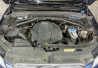 Подержанный автомобиль Audi Q5 2016 года (16 фото)