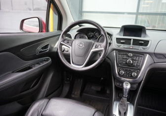 Подержанный автомобиль Opel Mokka 2012 года (13 фото)