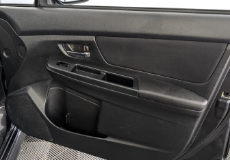 Подержанный автомобиль Subaru XV 2013 года (25 фото)